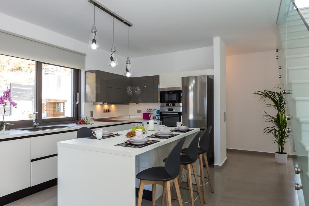 Eolia Iconic Villa, Walking Distance To The Beach, By Thinkvilla Panormos  Exterior photo